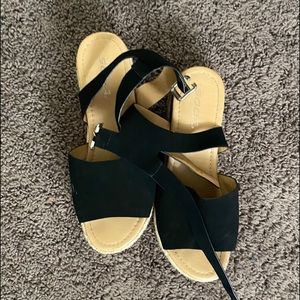 Soda sandals
